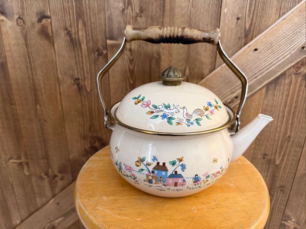 Vintage Heartland Enamelware Teapot Kettle Farmhouse Country Decor (9610)